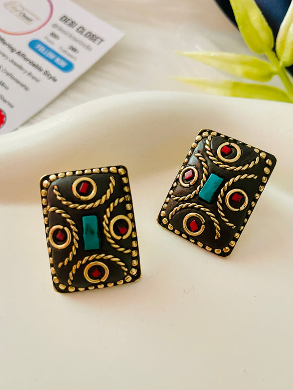 Laakh Rectangle Studs