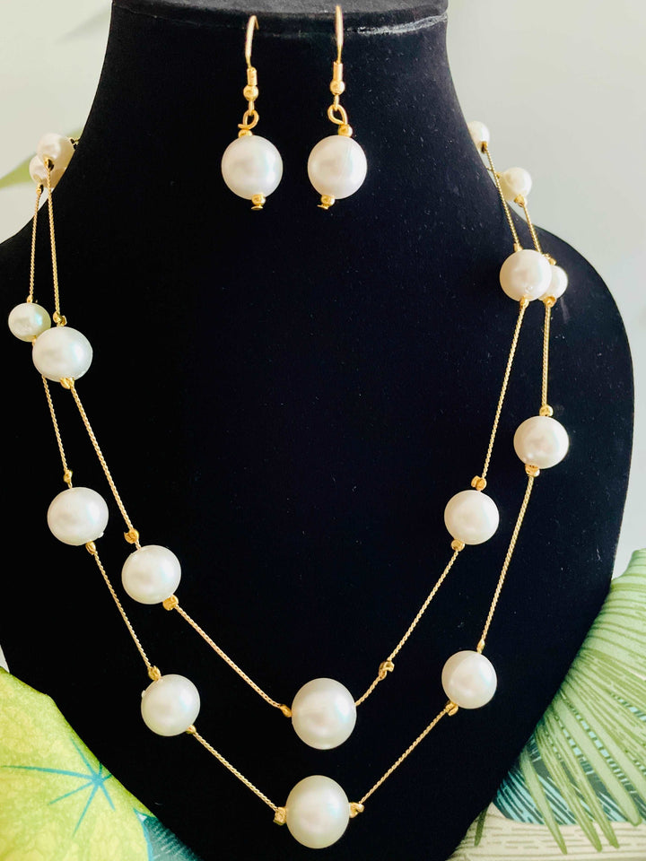 Double Pearl Layer Neckline with Earrings