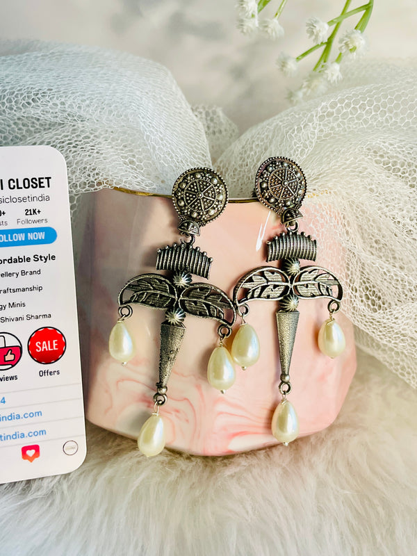 Quirky Lady Oxidised Pearl Dew Drops - Desi Closet