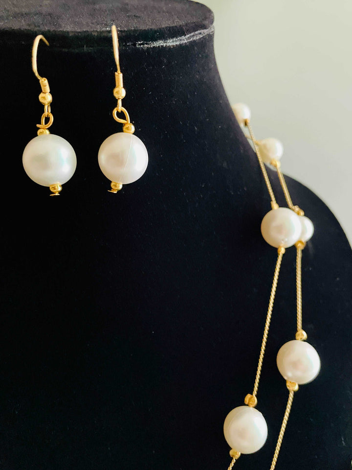 Double Pearl Layer Neckline with Earrings