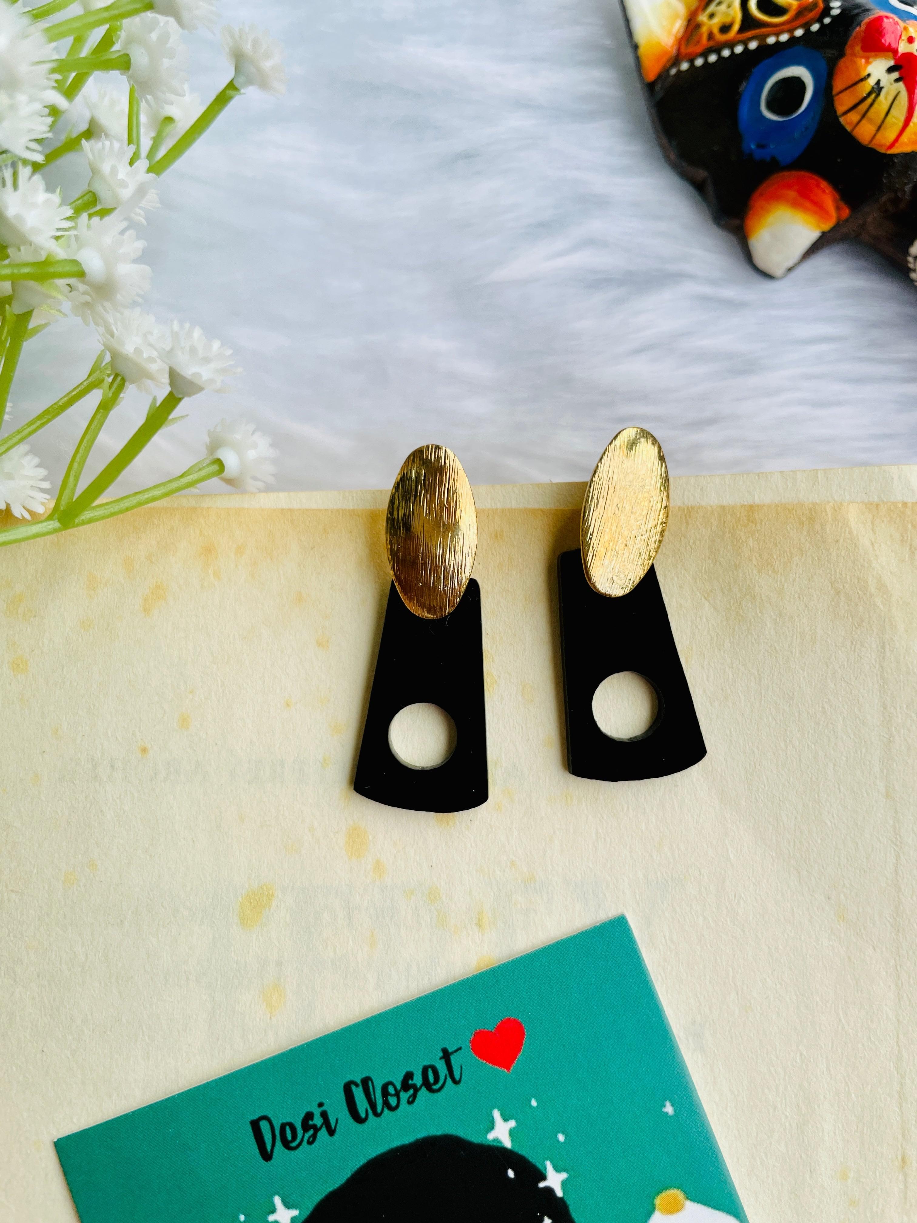 Black and Gold Old Hole Punch - Desi Closet