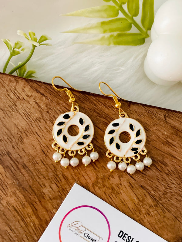 Laakh White Donut Earrings