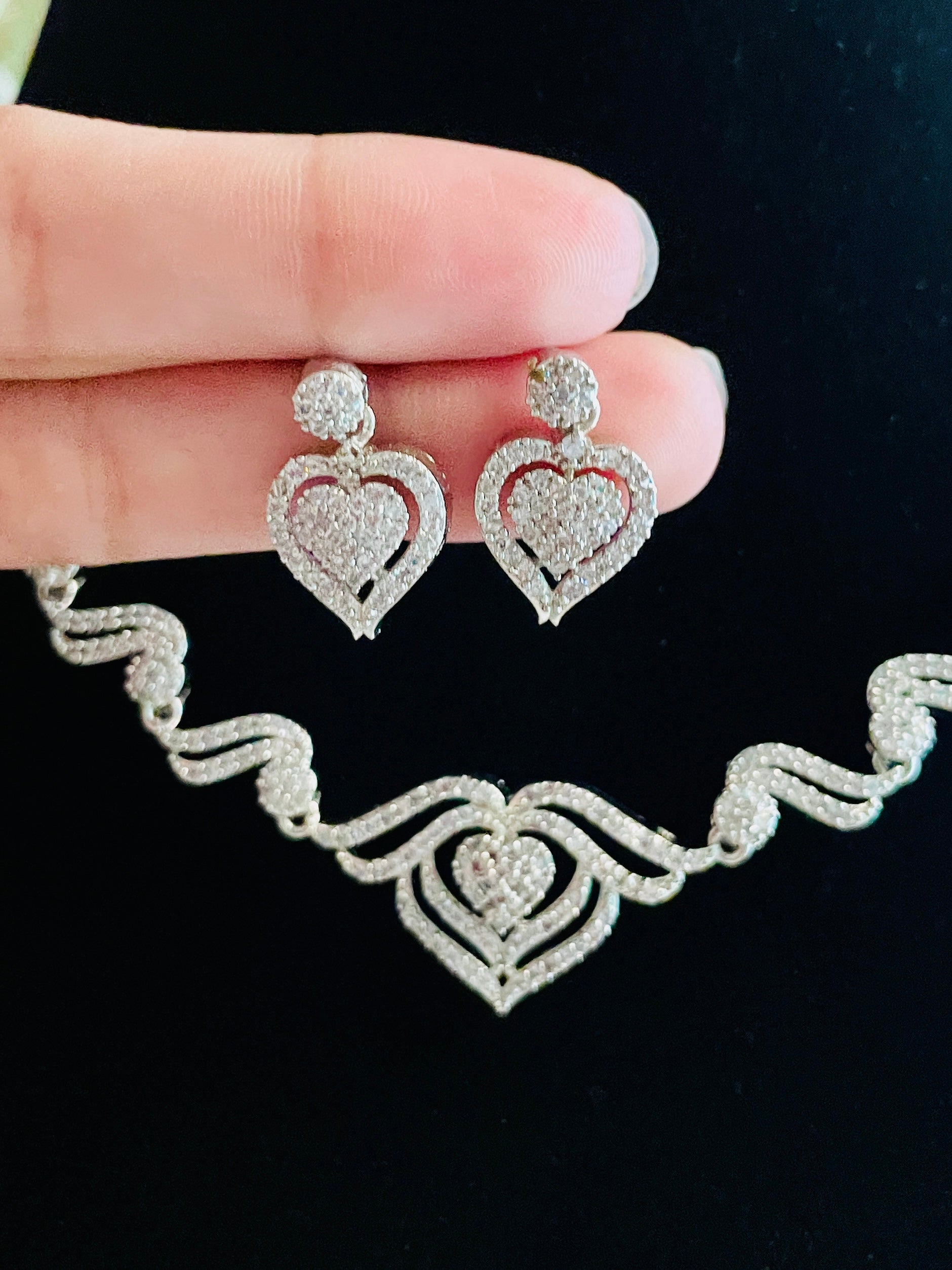 Valentine Queen of Hearts Necklace with Heart Drop Earrings