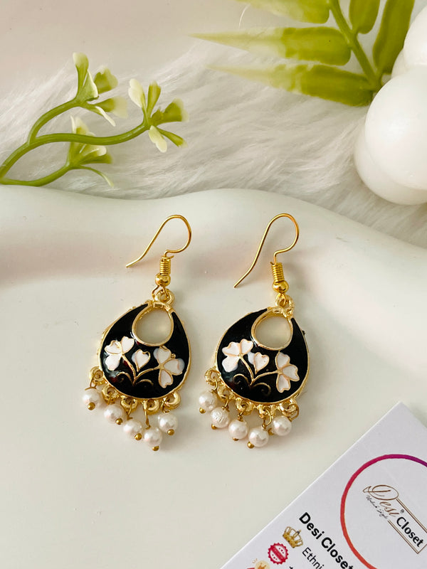 Laakh Black Bunch Earrings