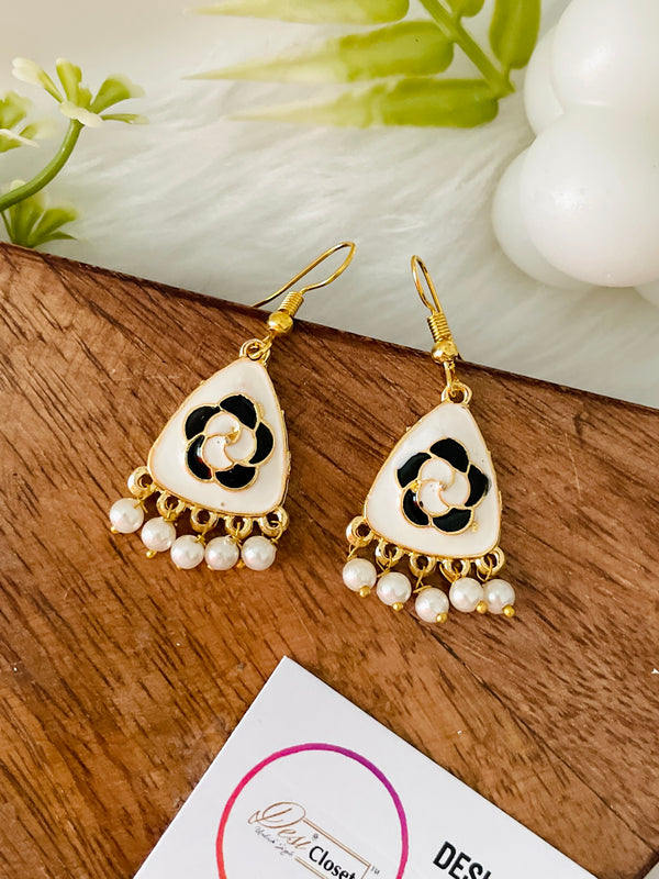 Laakh White Mid Flower Earrings