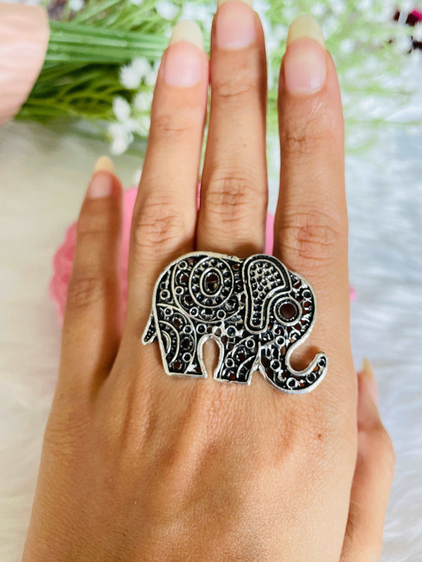 Elle Ring Adjustable - Desi Closet