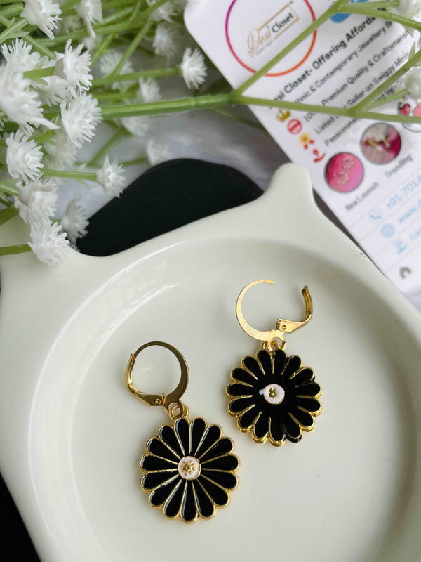 Black Hook Flower - Desi Closet