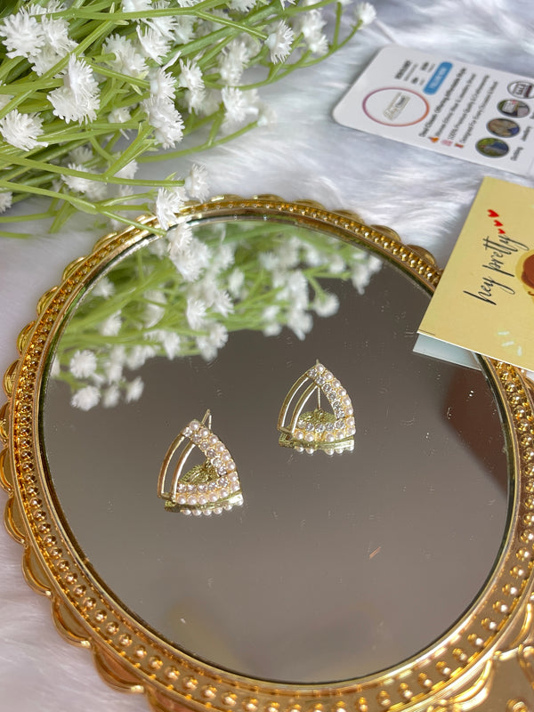 Triangle Pyramid Studs - Desi Closet