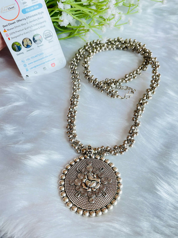 Vinayak Neckline - Desi Closet