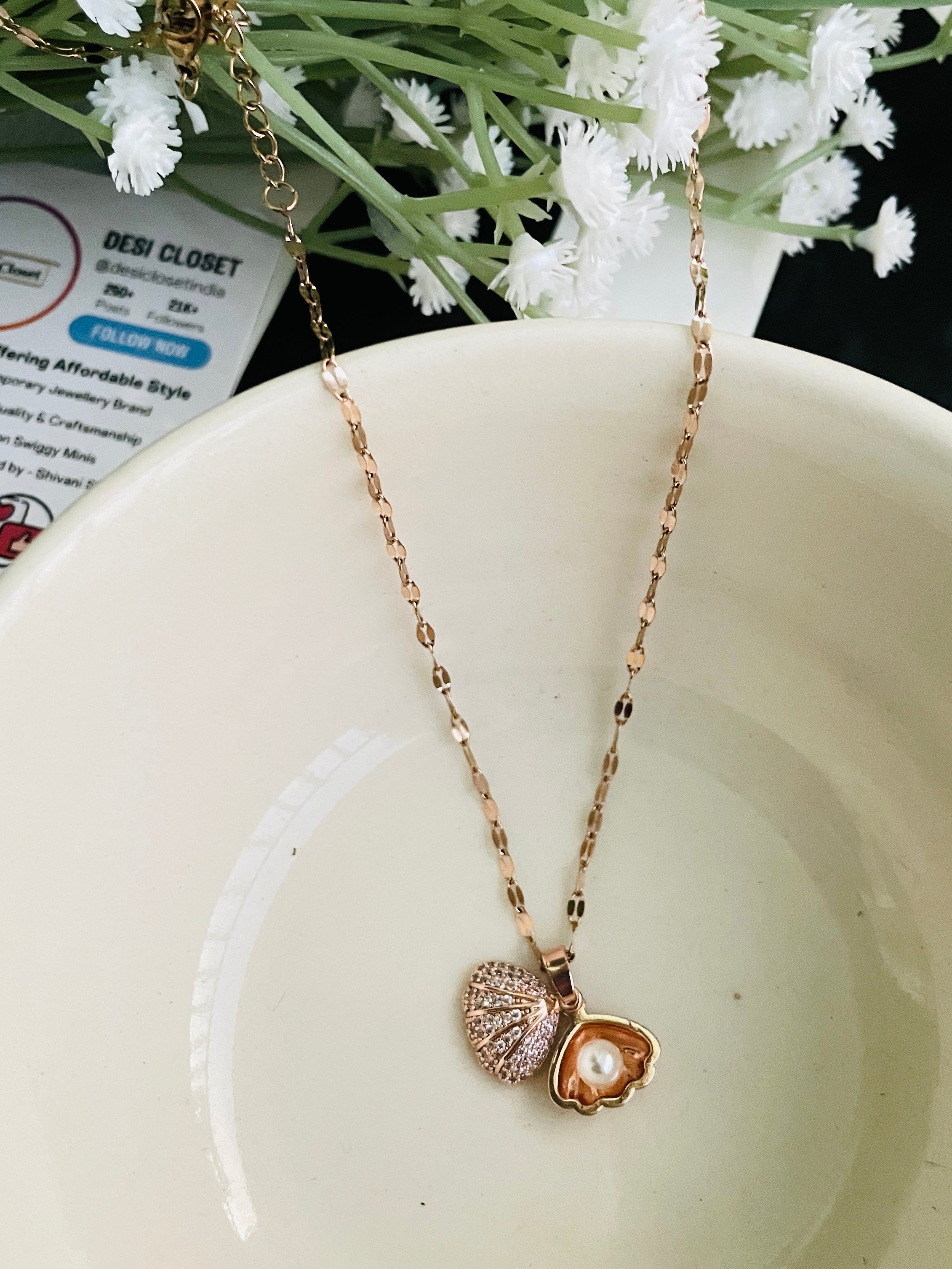 Rose Gold Shell With Pearl Pendant Necklace - Desi Closet