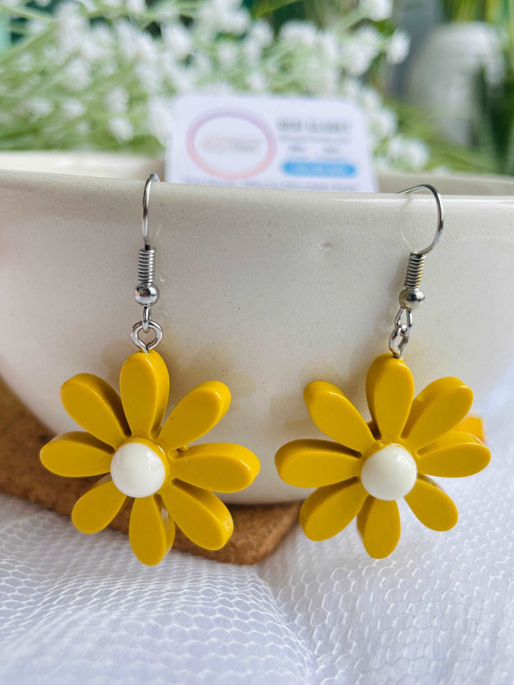 Acrylic Sunflowers - Desi Closet