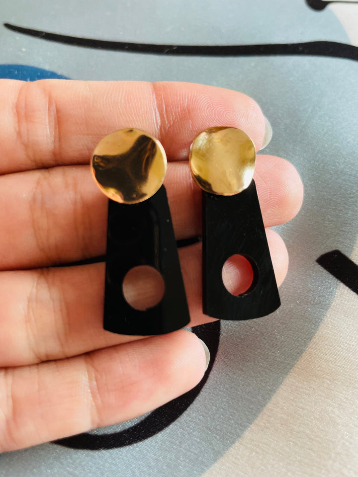 Twisty Black and Gold Hole Punch - Desi Closet