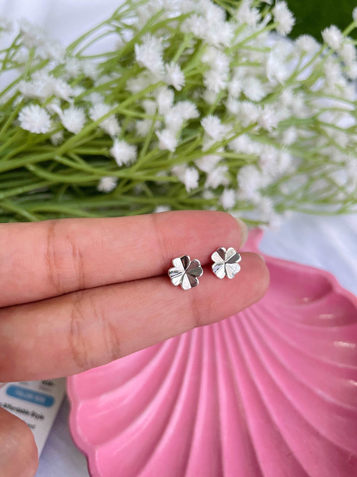 Cute Clover Studs - Desi Closet