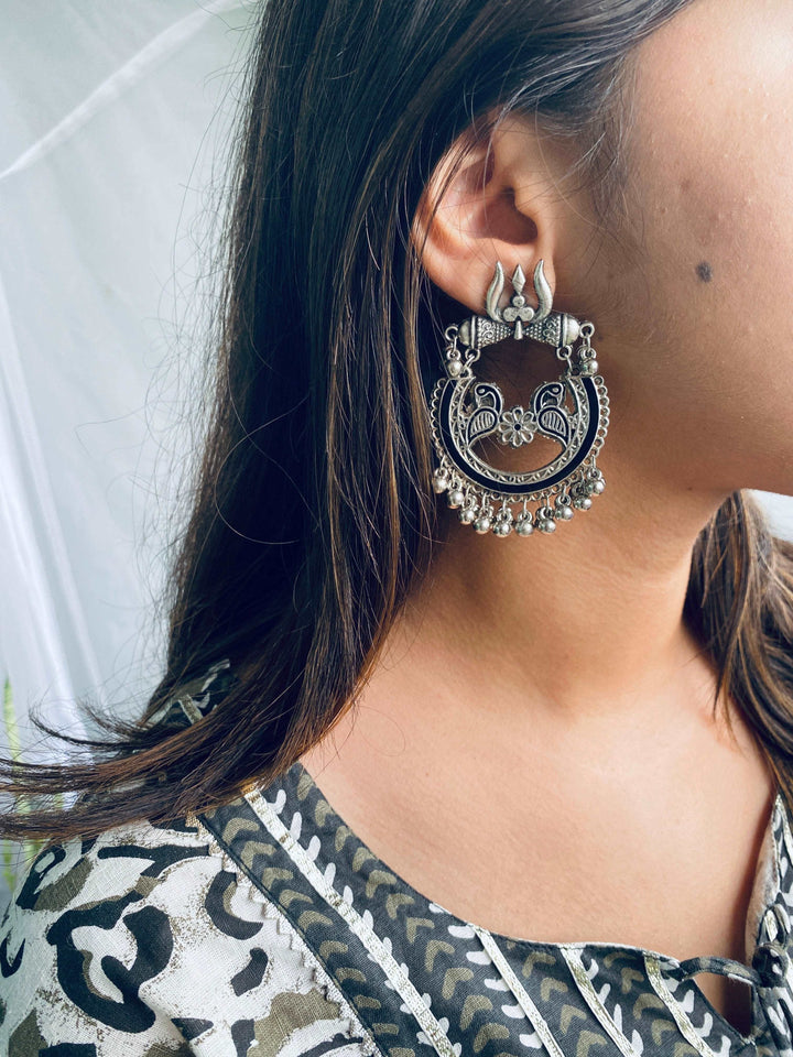 Celeb Inspired Silver Style Earring - Black - Desi Closet