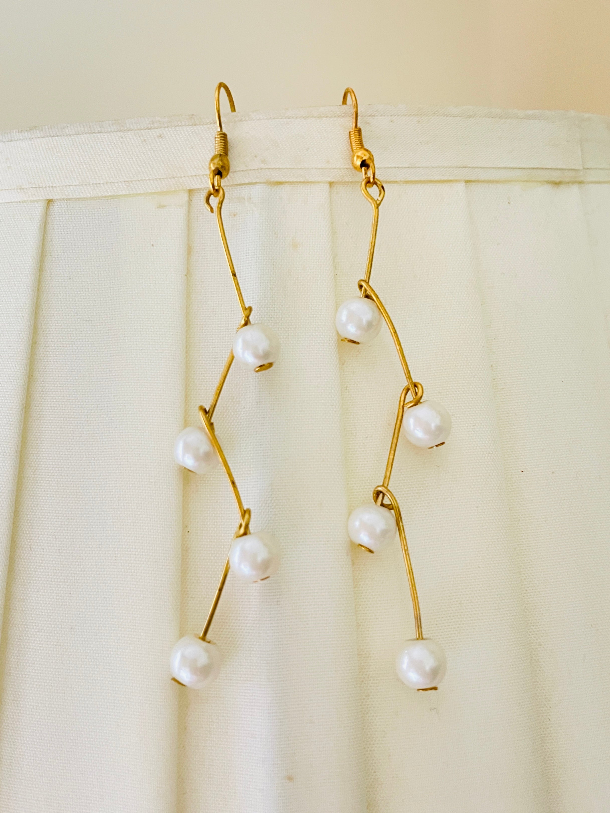 Zig Zag Gold Pearl Neckline with Earrings - Desi Closet